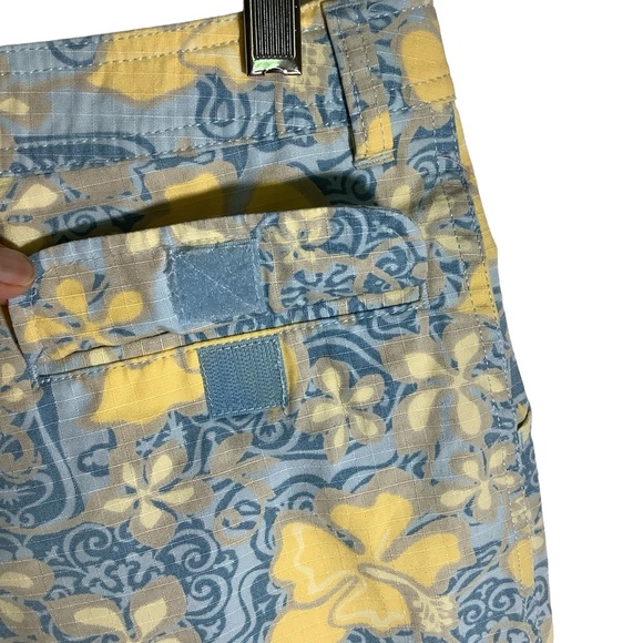 L.L. Bean Floral Short Summer - Picture 3 of 9